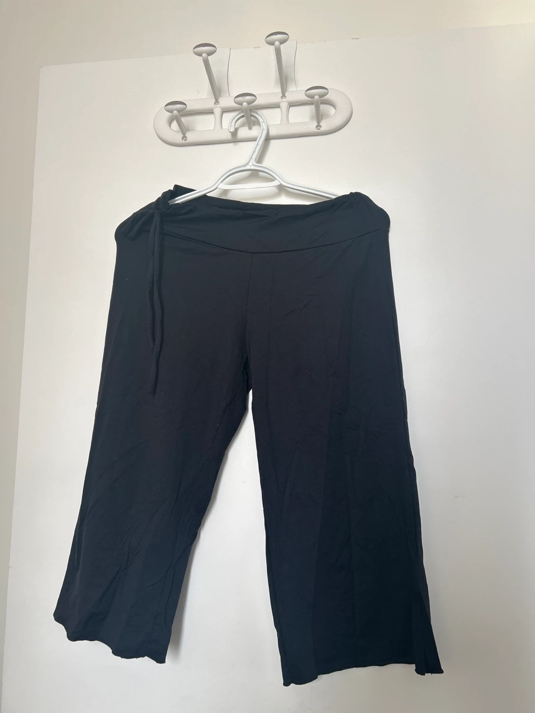 Black Capris Size L
