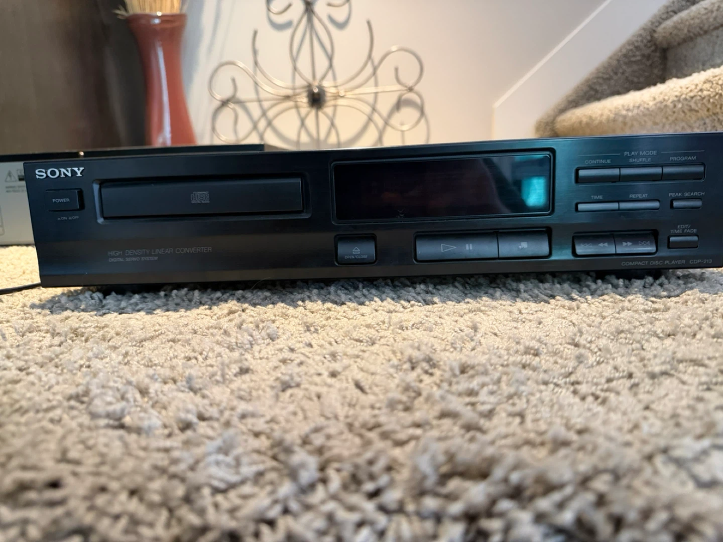 Sony CDP-213 Compact Disc Player - photo 2