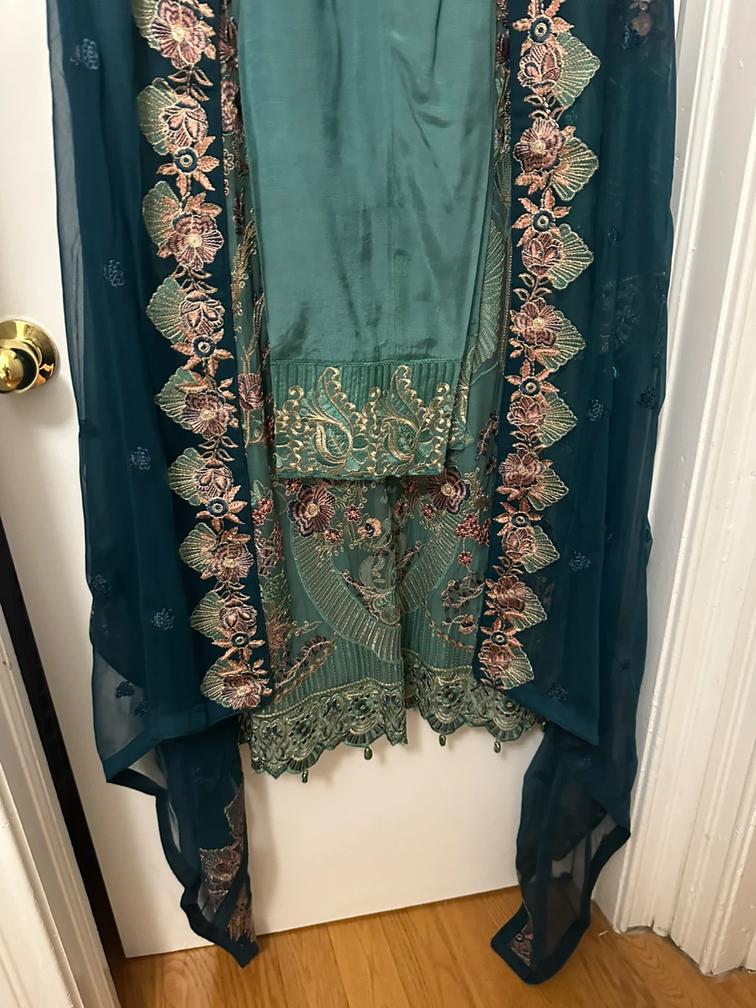 Embroidered Teal Suit with Dupatta - photo 4