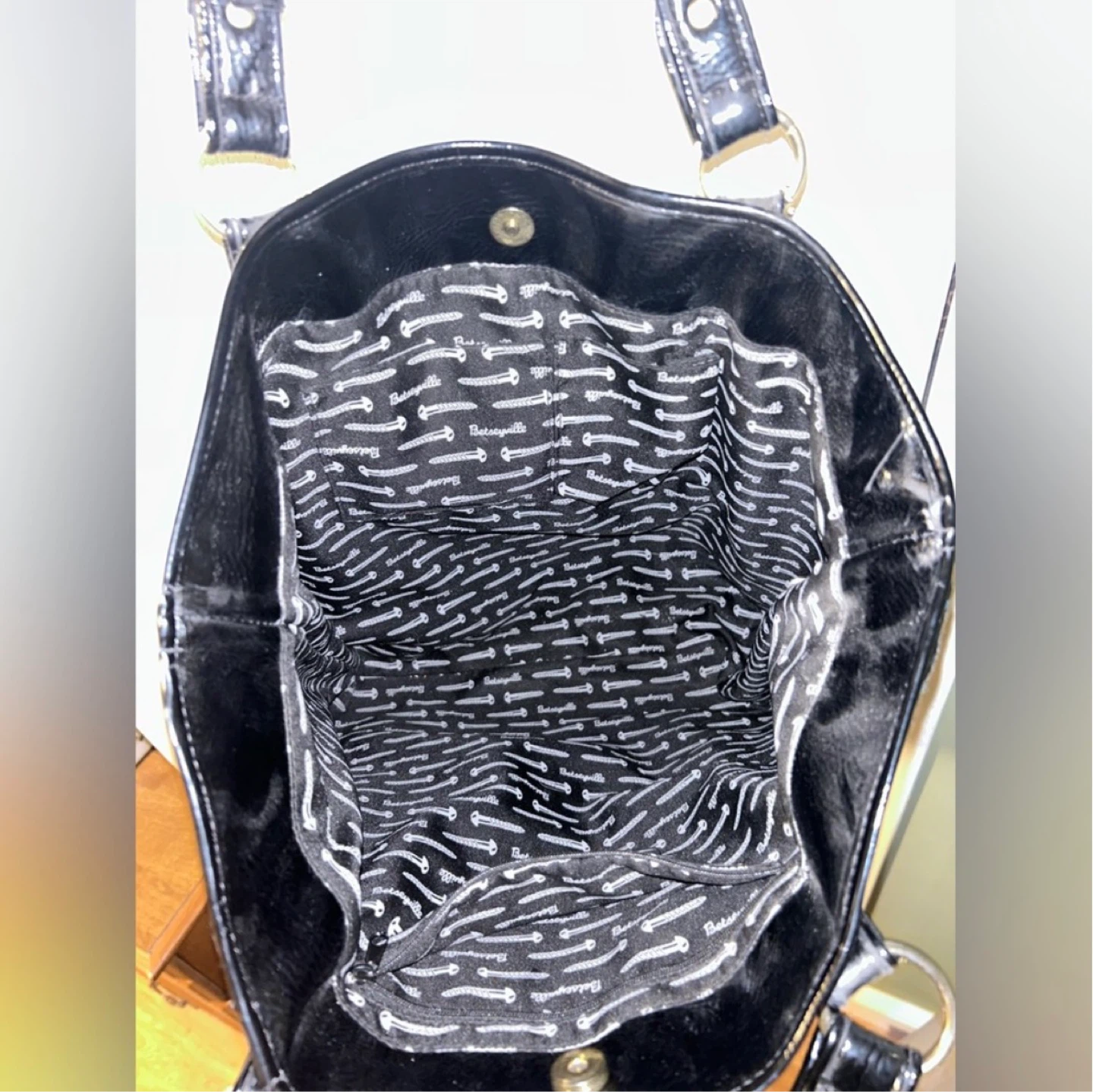 Betsey Johnson Betseyville Tote Bag - photo 3
