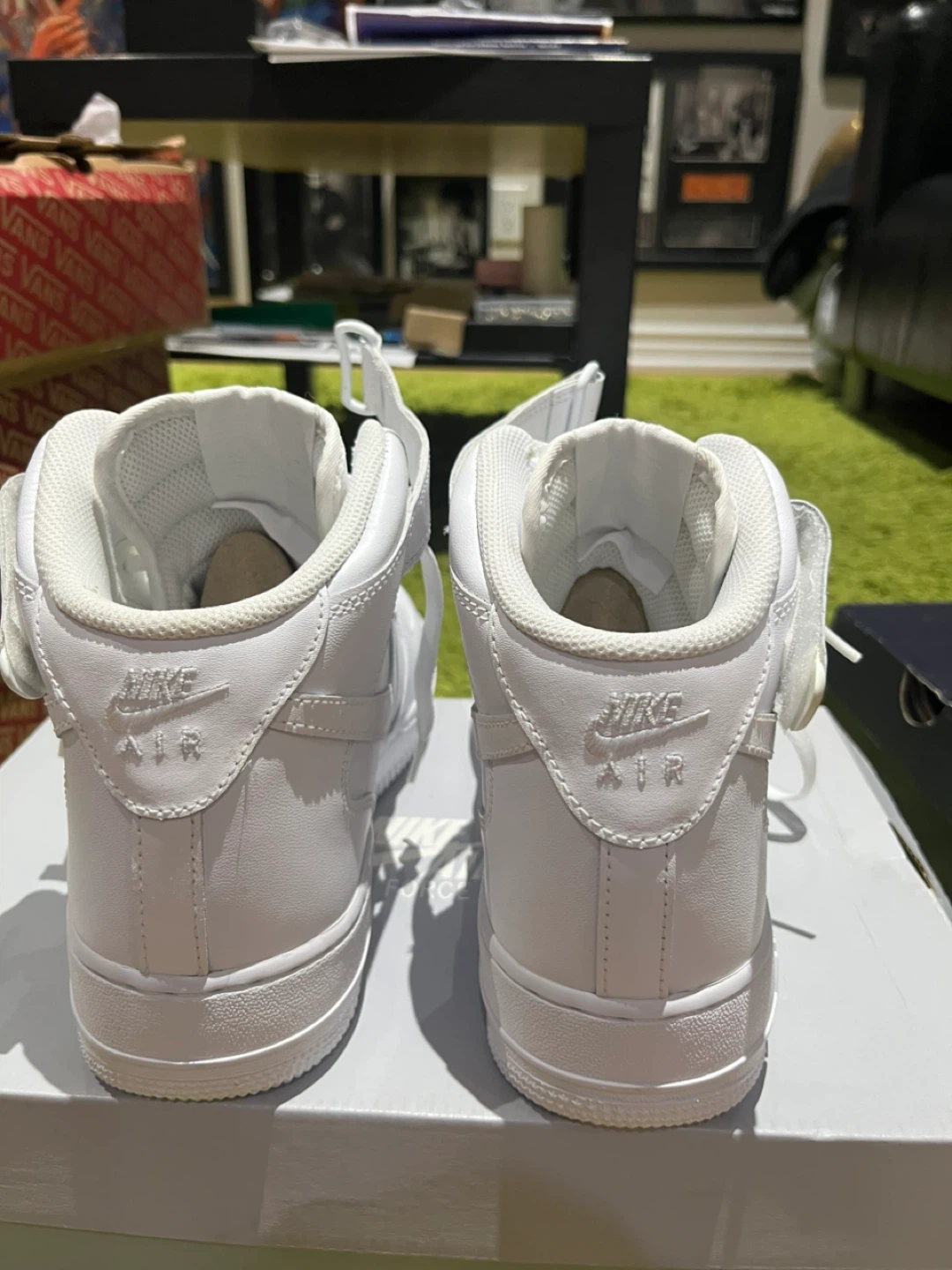 Nike Air Force 1 Mid '07 White Sneakers - Size 9.5 - photo 5