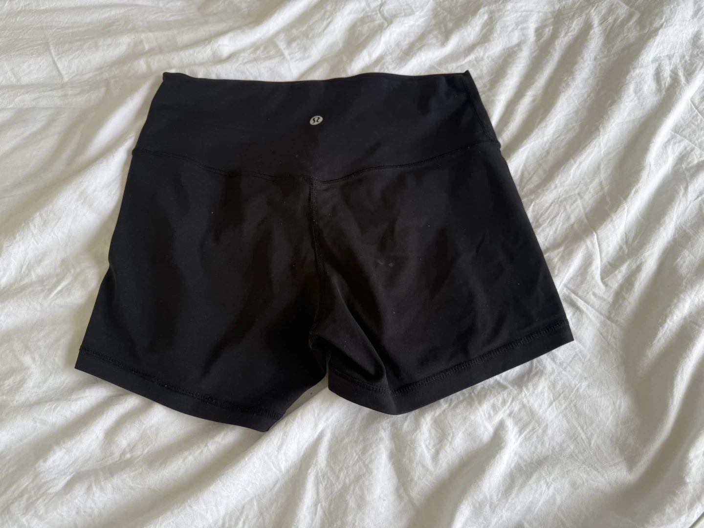 Lululemon Black Wunder Train High-Rise Short 4"