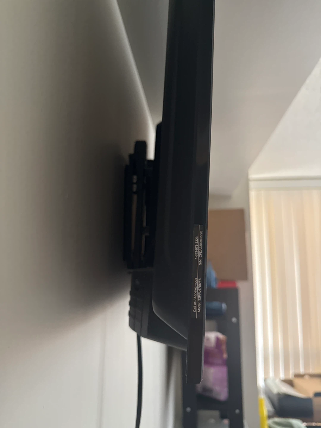 Philips 24" HD TV - photo 2
