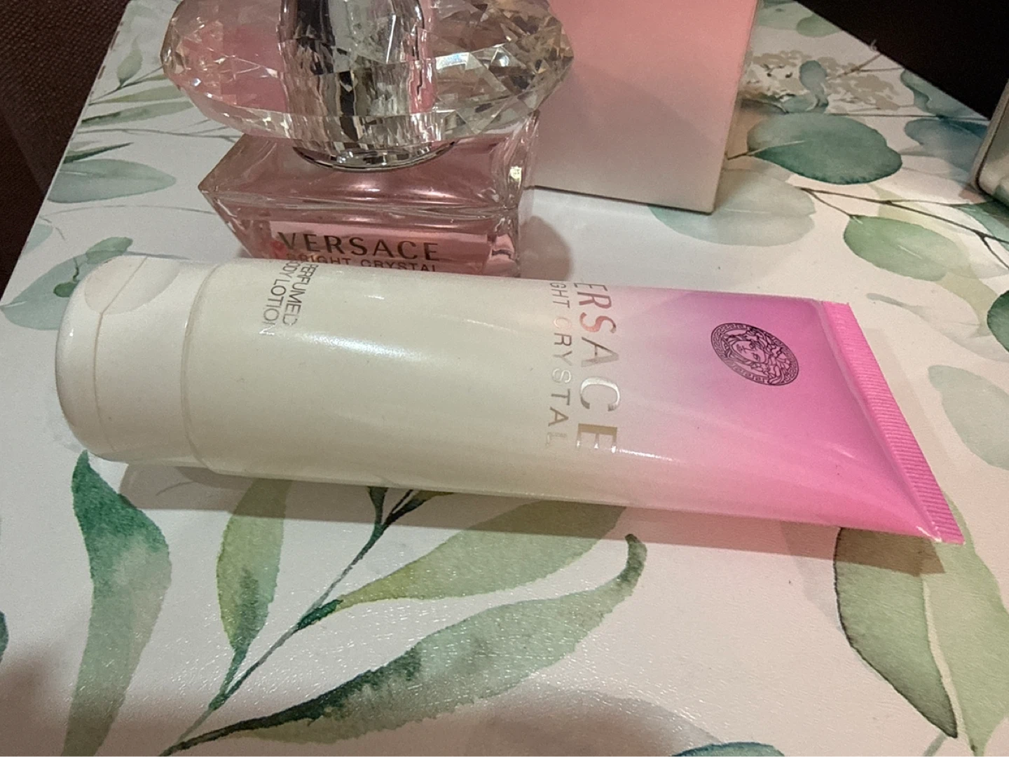 Versace Bright Crystal Perfume and Body Lotion Set - photo 3