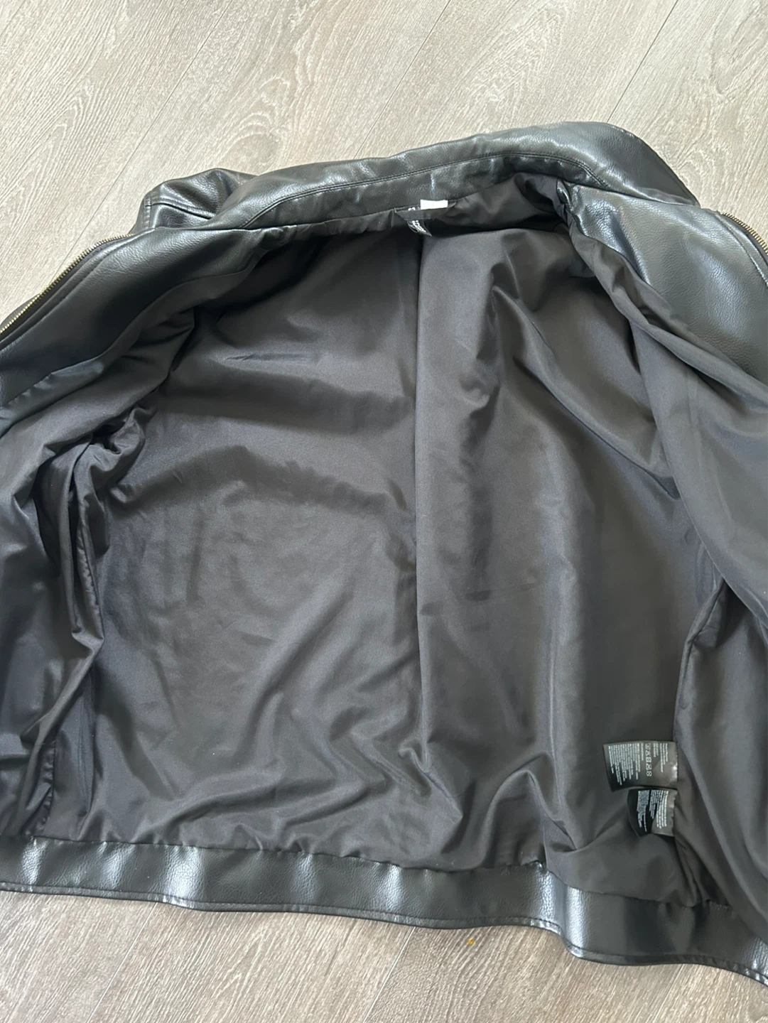 Black Leather Jacket size L - photo 4