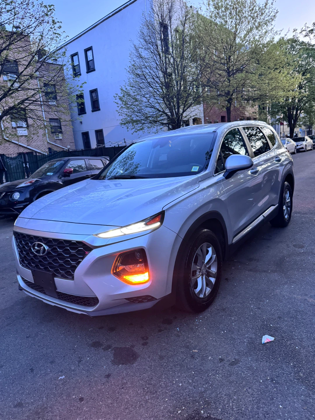Hyundai Santa Fe SUV - photo 2