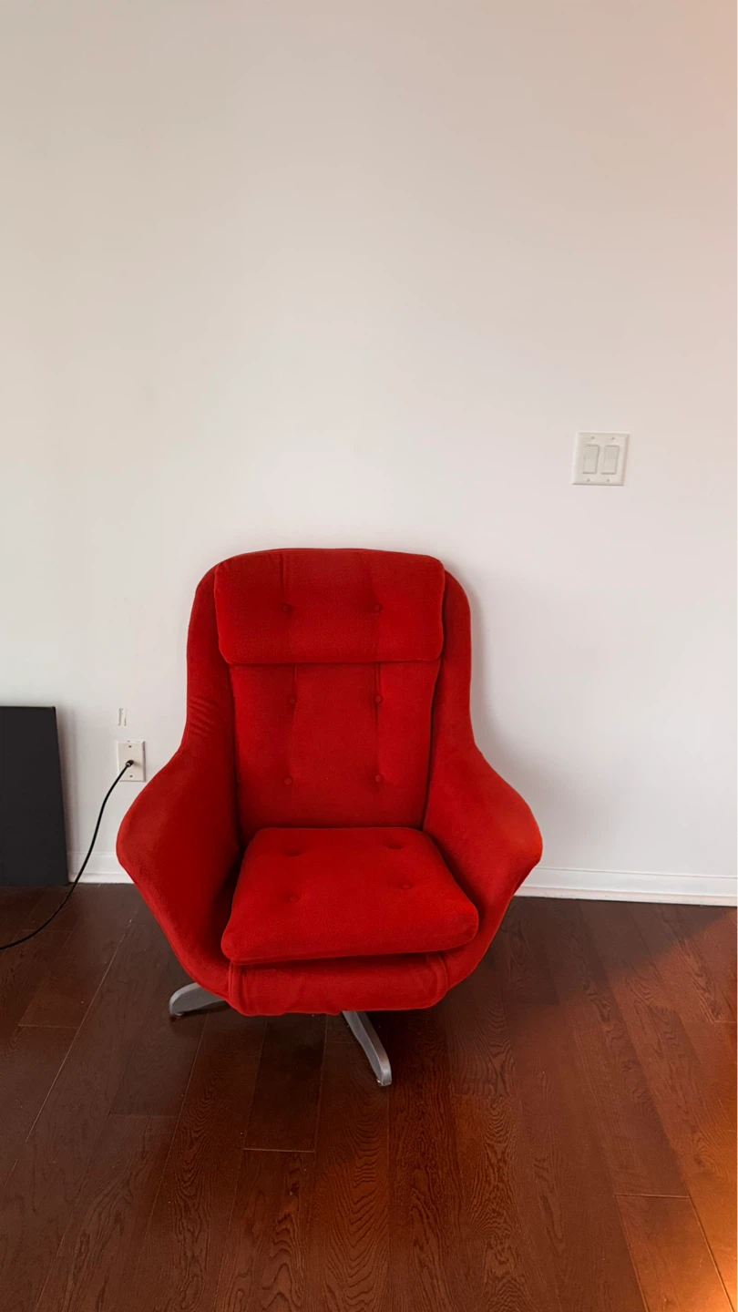 Moving out sale - Orange Accent Chair - photo 4