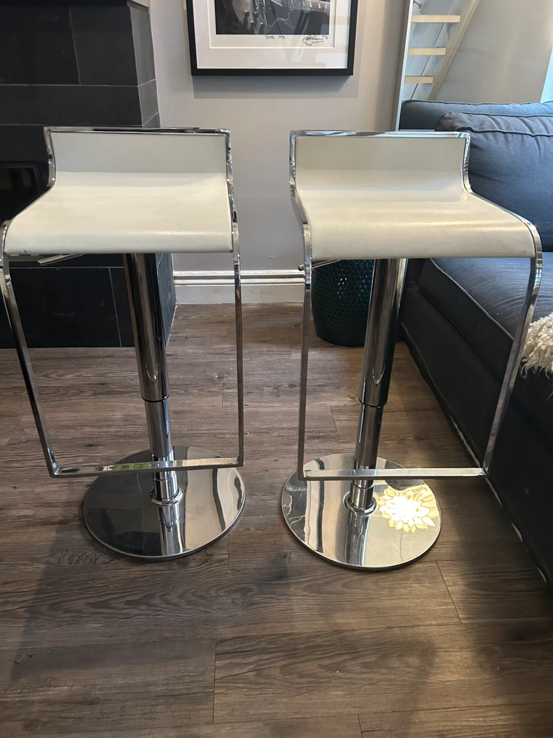 ✨ Modern White & Chrome Adjustable Bar Stools – Set of 2 - photo 2