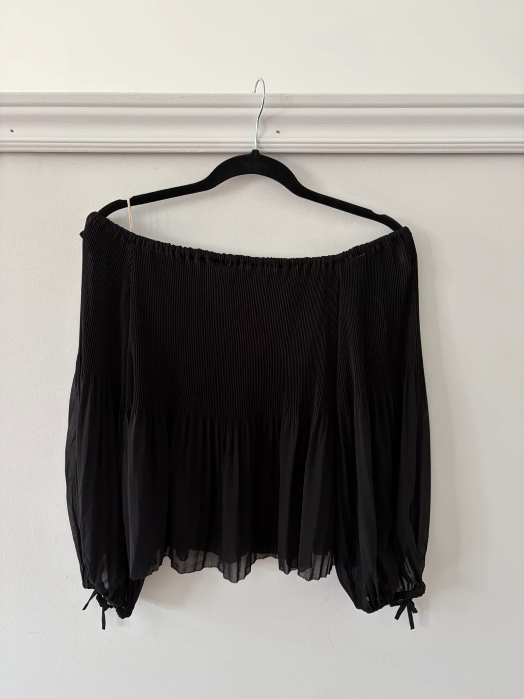 Wilfred by Aritzia Black Off-the-Shoulder Blouse - photo 2