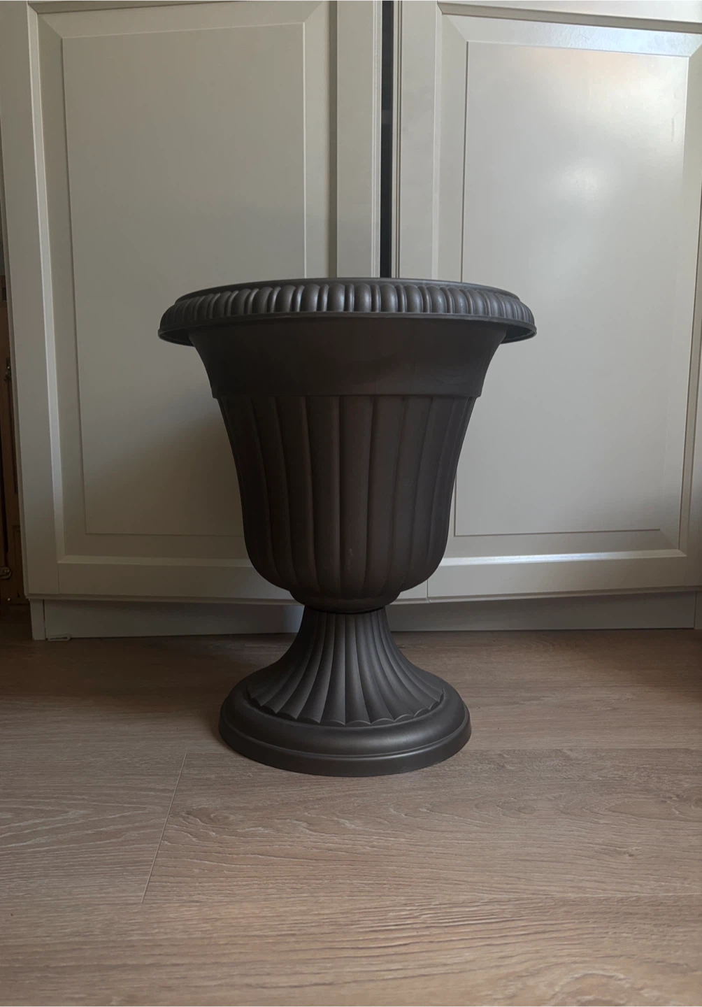 Plastic Urn Planter🌱