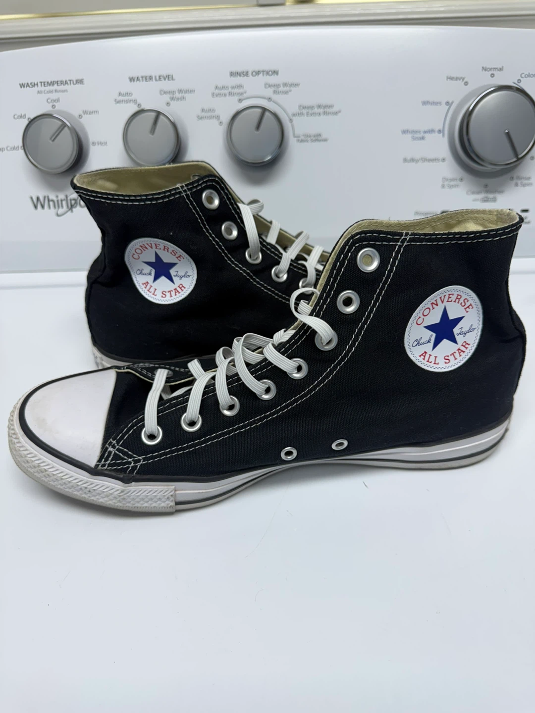 Converse Cuck Taylor high top - Men’s size 9.5 - photo 3