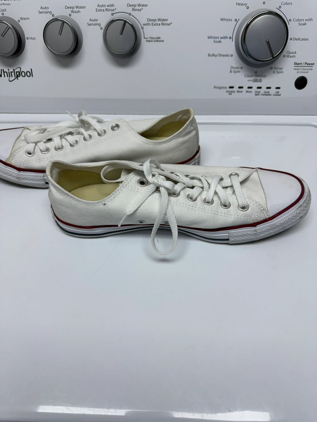 Converse Chuck Taylor Low Top Sneakers - Men’s size 9.5 - photo 3