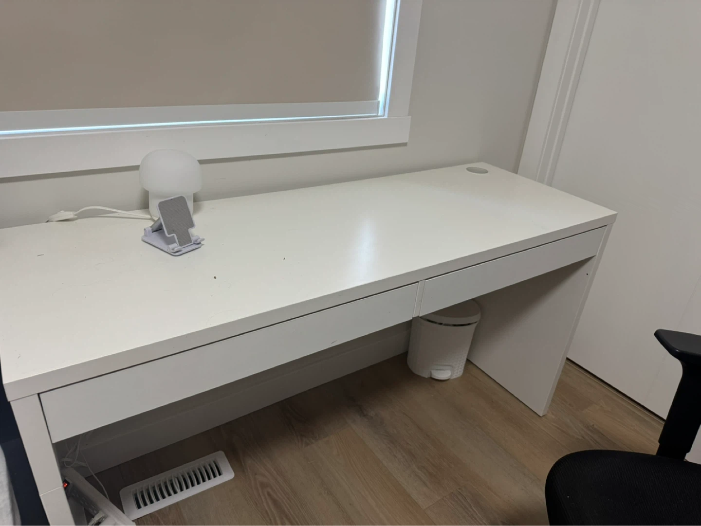 IKEA MICKE Desk – Clean & Compact! - photo 2