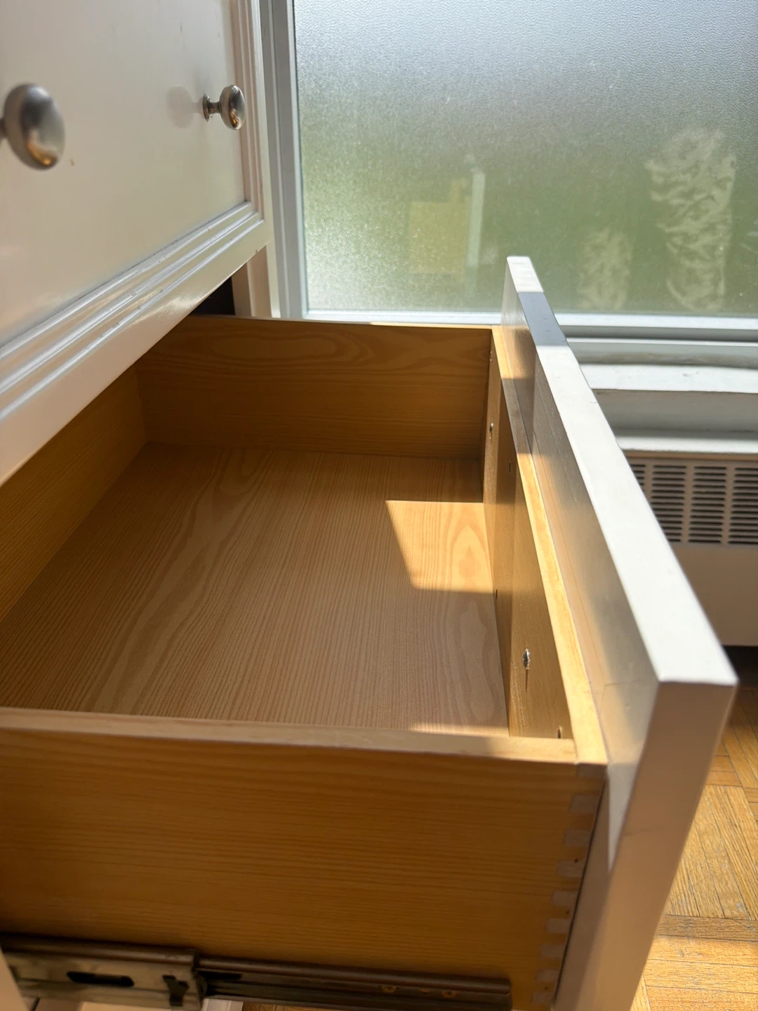 White 6-Drawer Dresser - photo 2