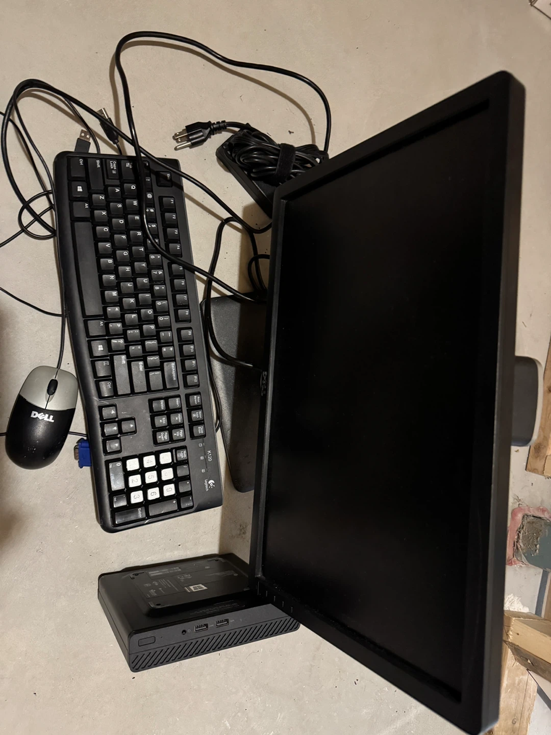 Dell Desktop PC with Monitor, Keyboard, and Mouse