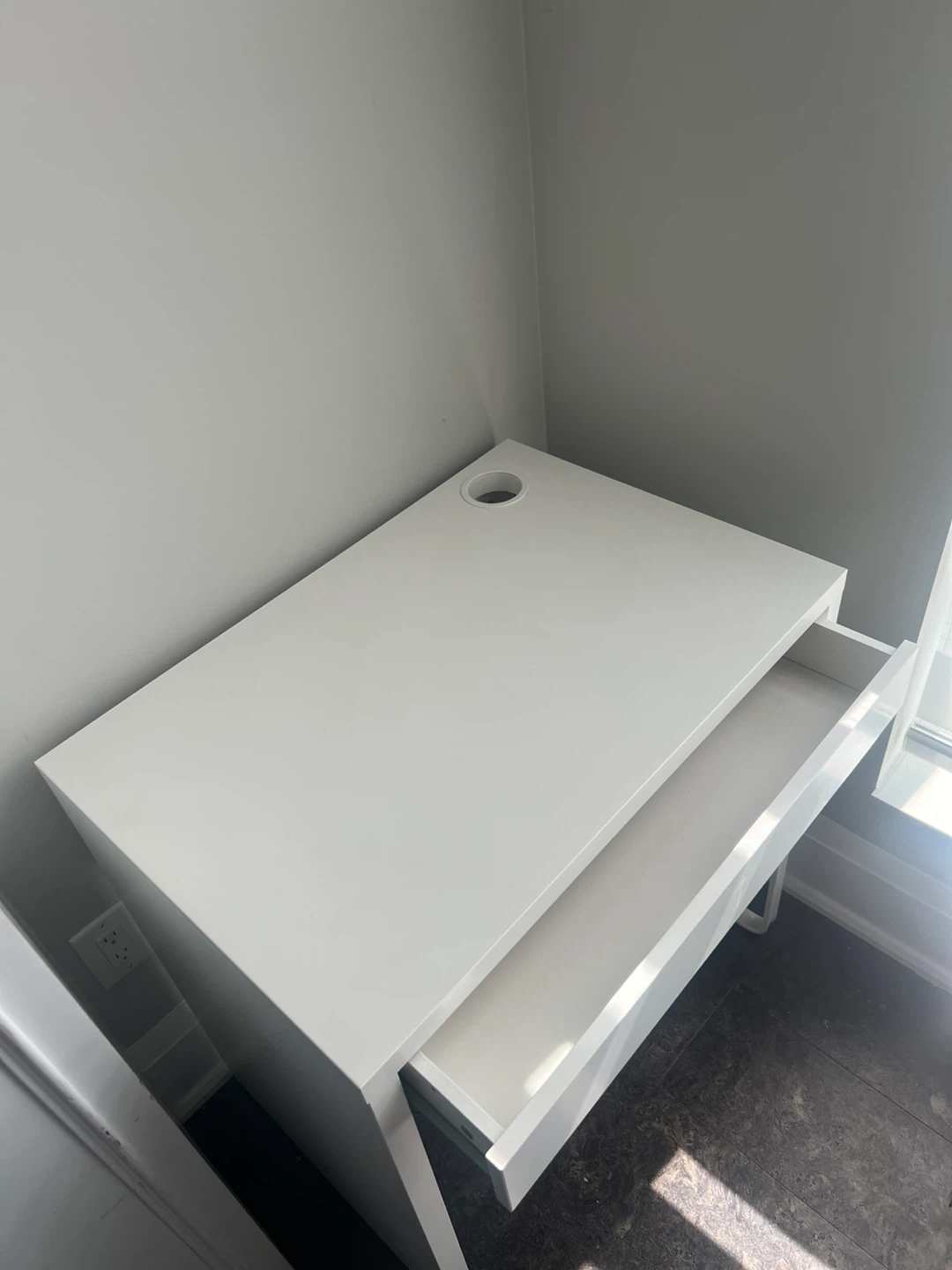 White Desk with Drawer