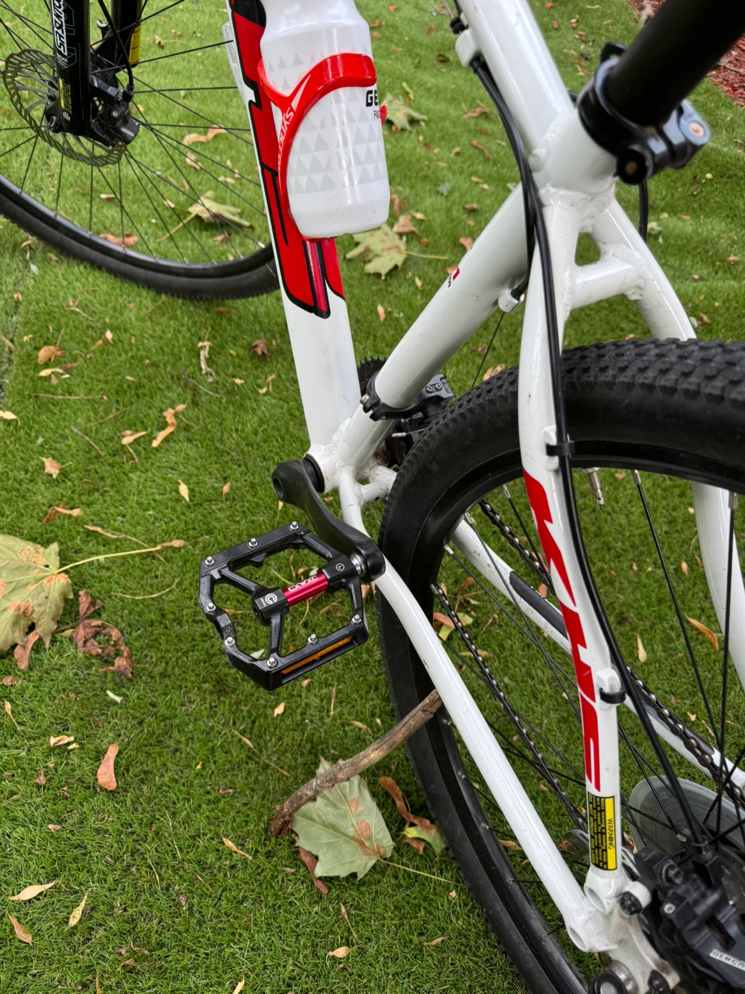 KHS Aguila 29” Mountain Bike – Hydraulic Disc Brakes (M) - photo 4