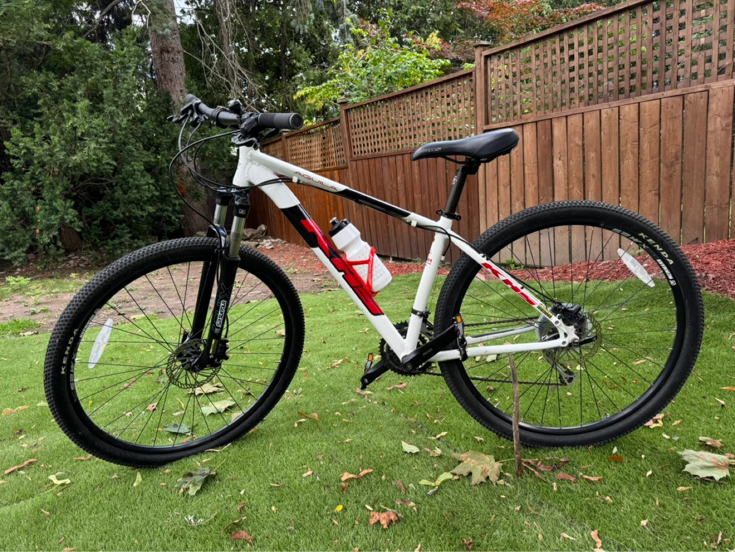 KHS Aguila 29” Mountain Bike – Hydraulic Disc Brakes (M)