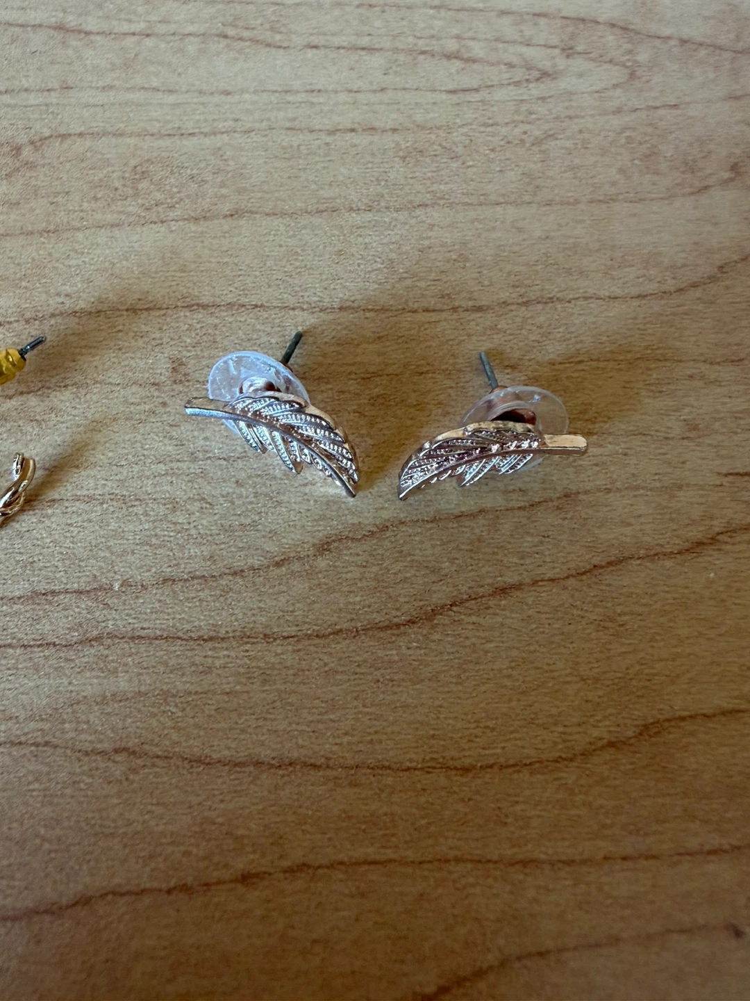 Mix of gold earrings - photo 3