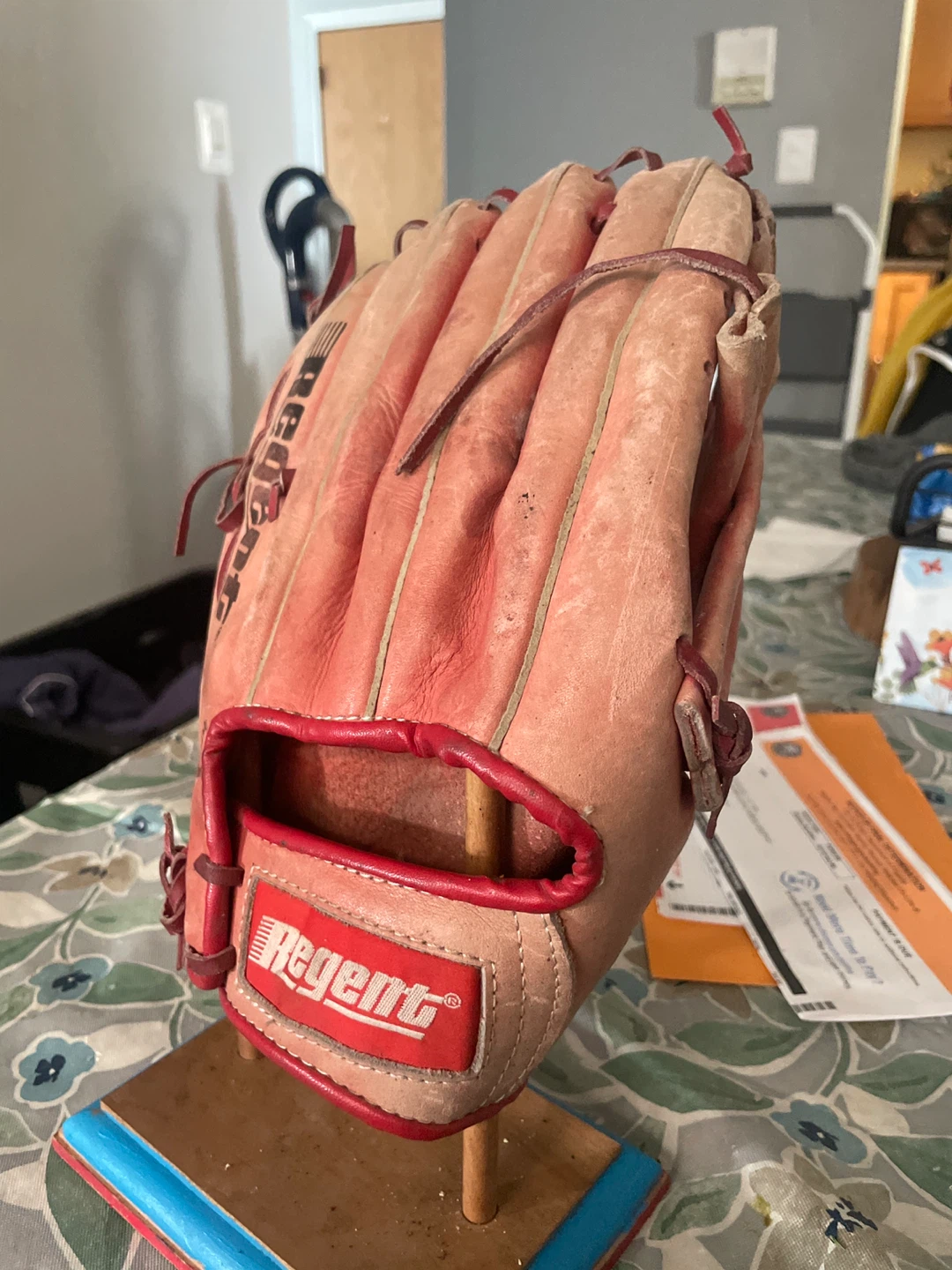Regent Baseball Glove - photo 2