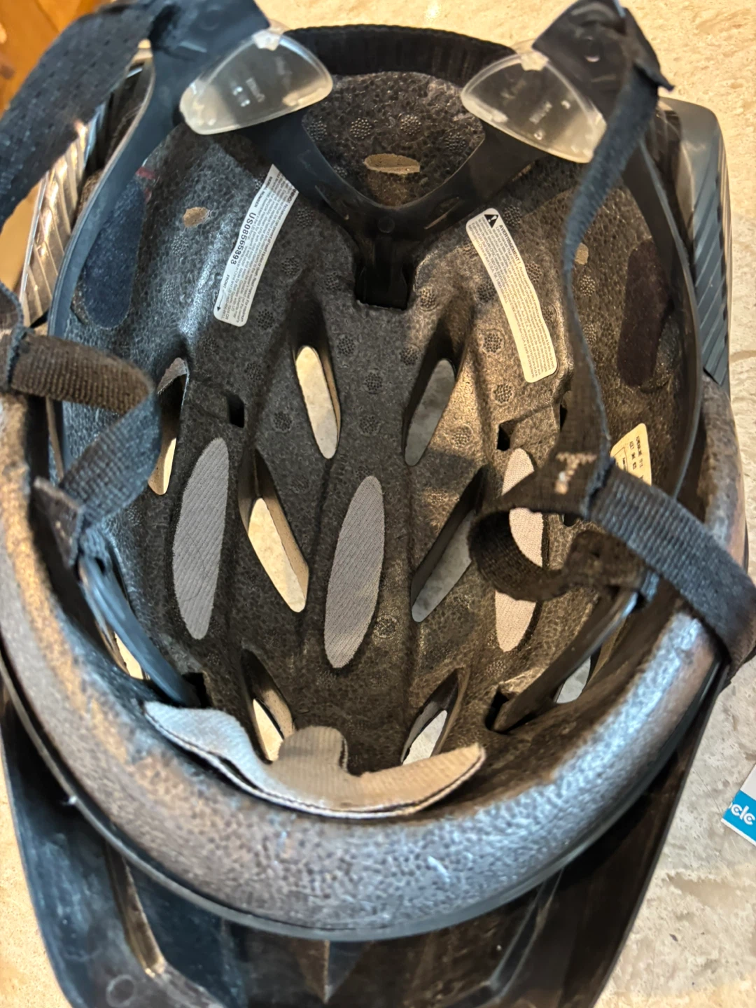 Bell Bicycle Helmet - photo 2