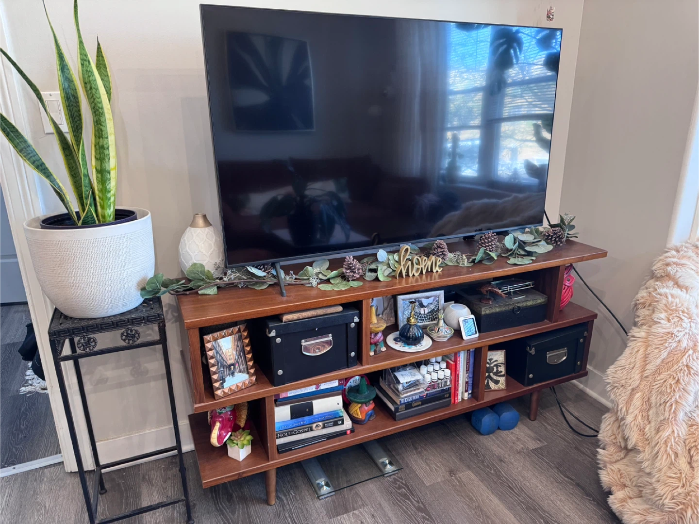 Mid-Century Modern Wood TV Stand - photo 2
