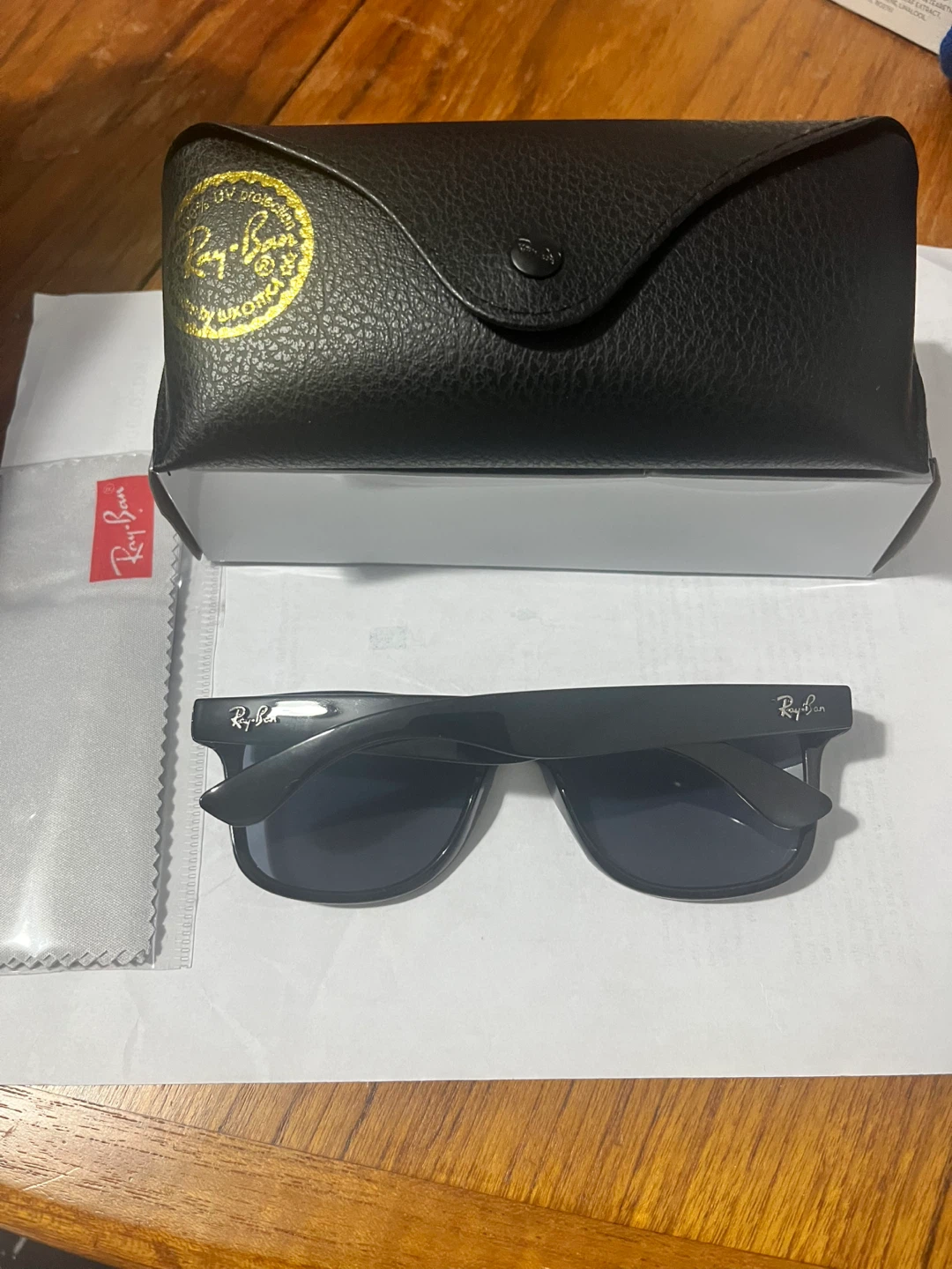 Ray-Ban Wayfarer Sunglasses - photo 3