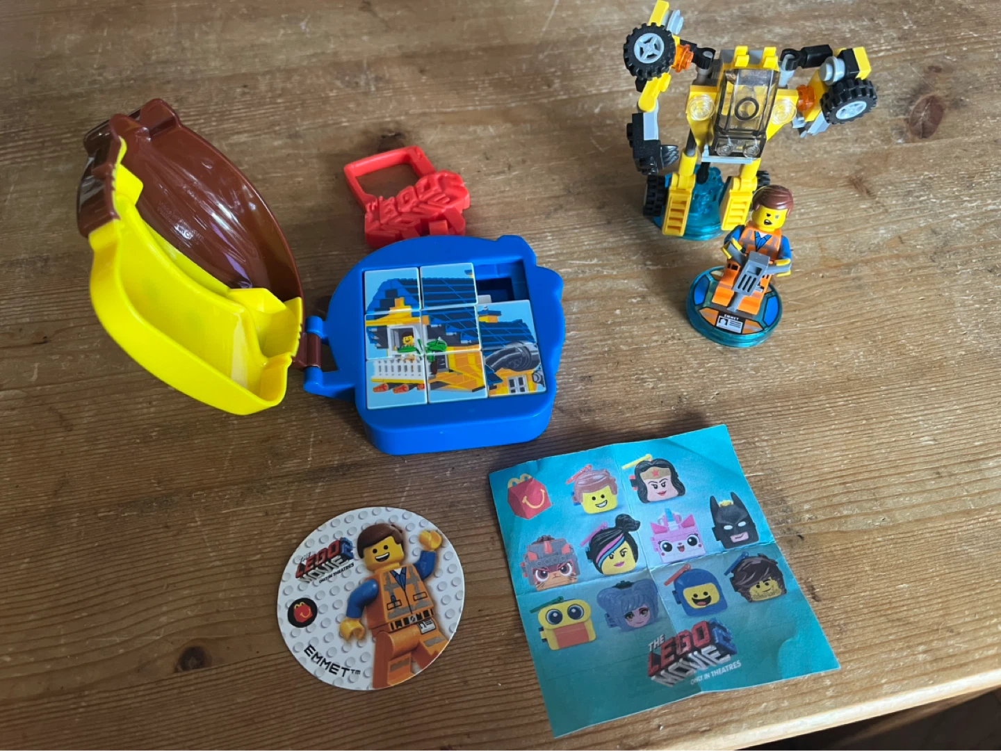 The LEGO Movie Emmet Mech and Figure Playset - photo 3