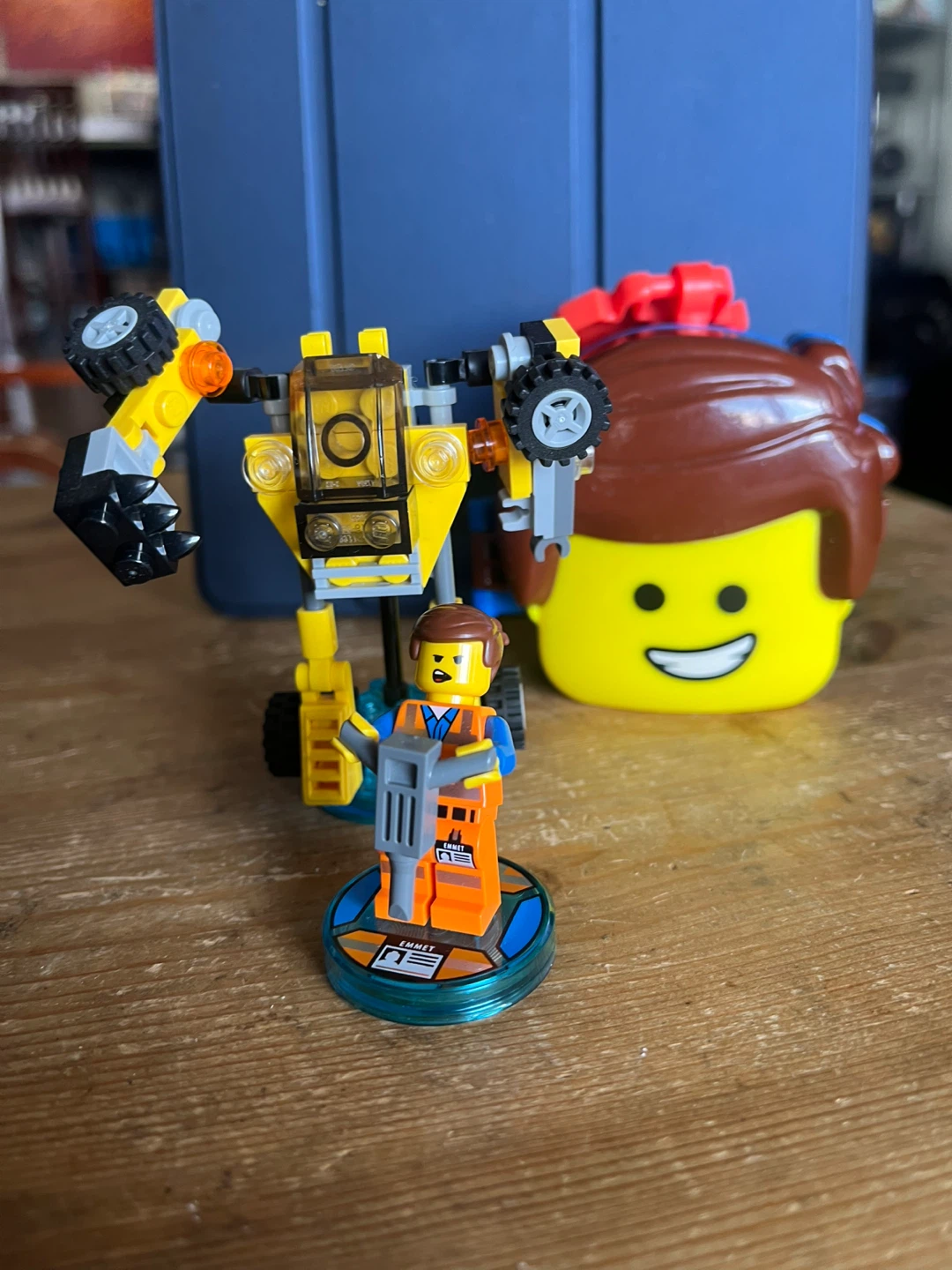 The LEGO Movie Emmet Mech and Figure Playset - photo 2
