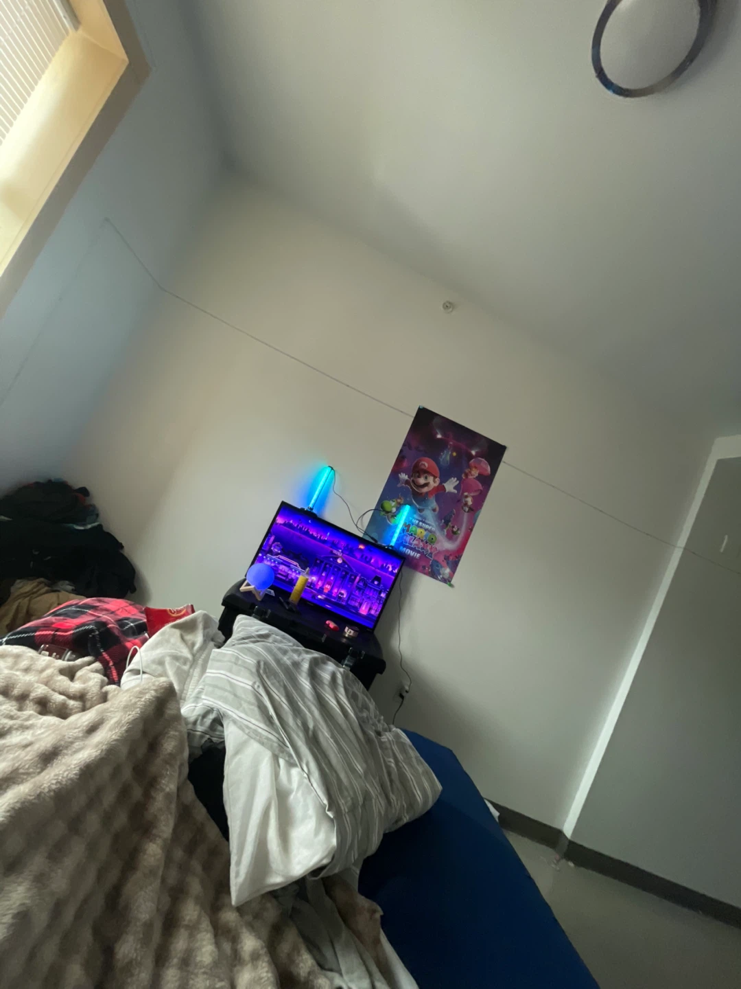 40-inch LED TV - photo 2
