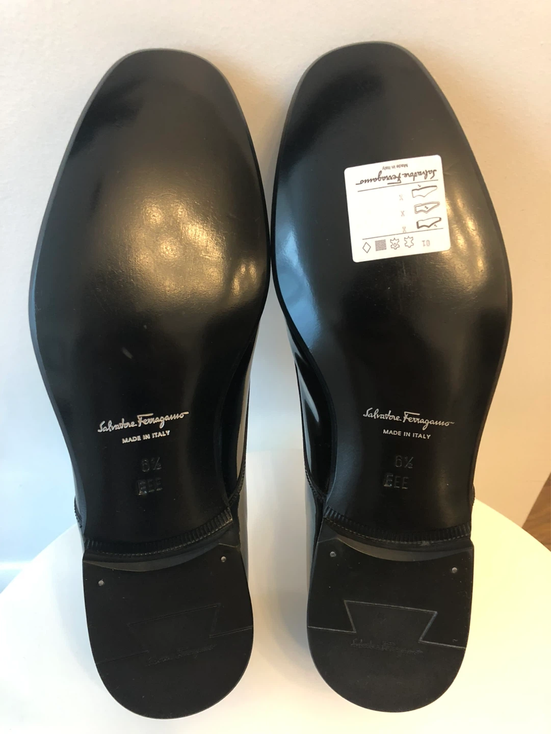 Brand new Ferragamo Black Patent Leather Oxford Shoes Size 6.5 - photo 4