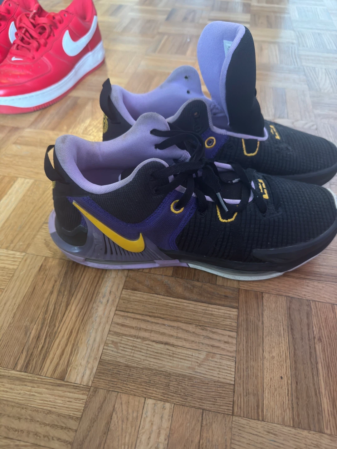 Nike LeBron Witness 5 Basketball Shoes - Black/Purple/Yellow