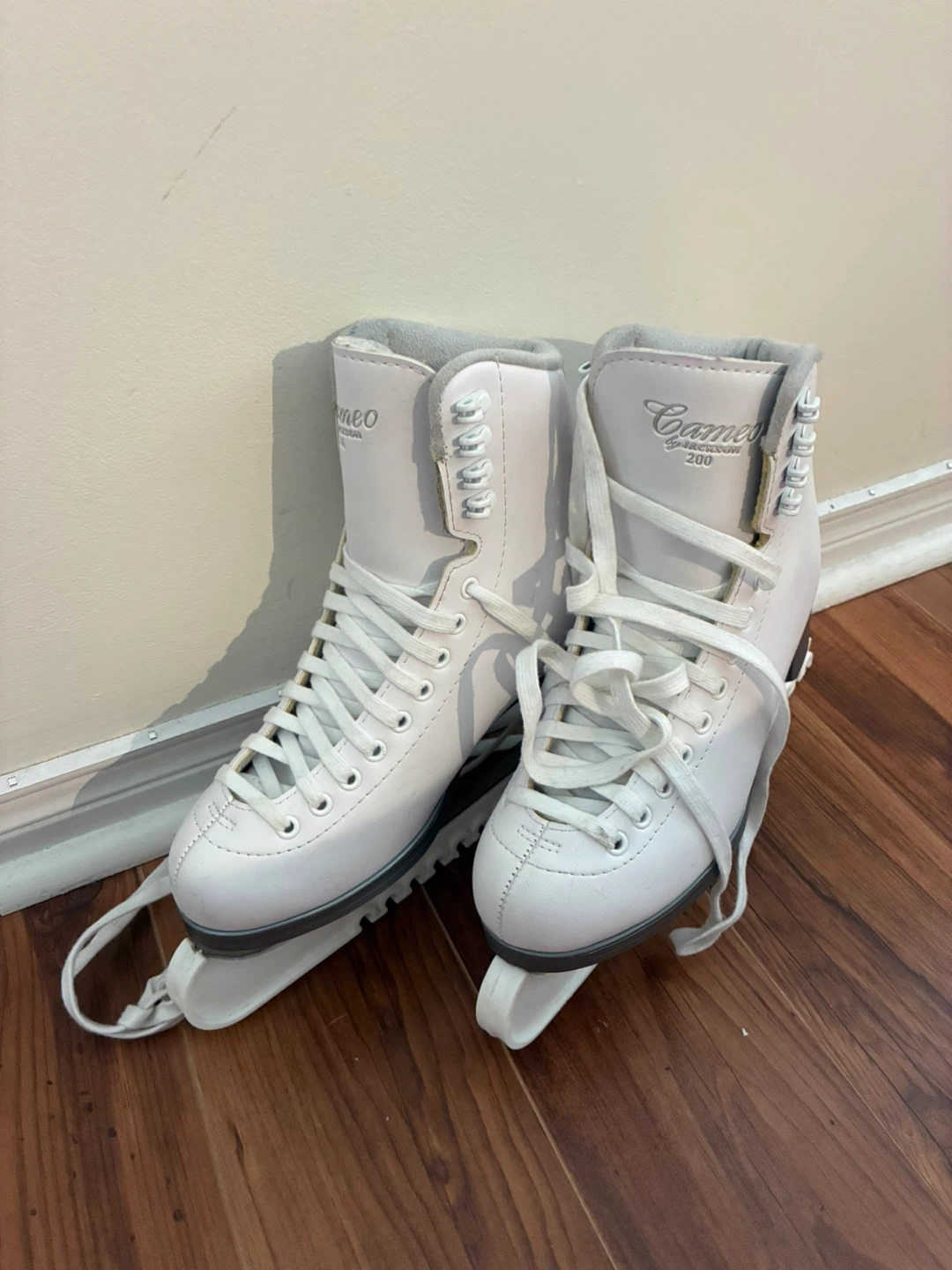 Jackson Ultima 200 Cameo Women's Ice Skates