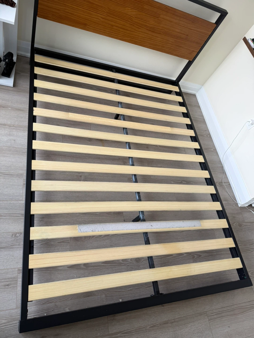 Metal Frame Bed with Wooden Headboard - photo 2