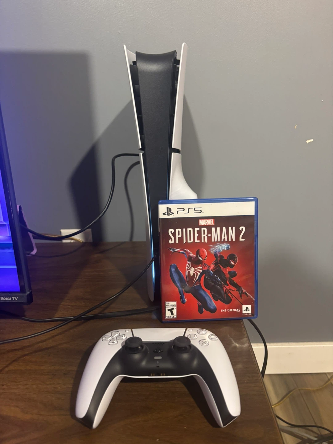 PlayStation 5 Console with Spider-Man 2 Game - photo 2