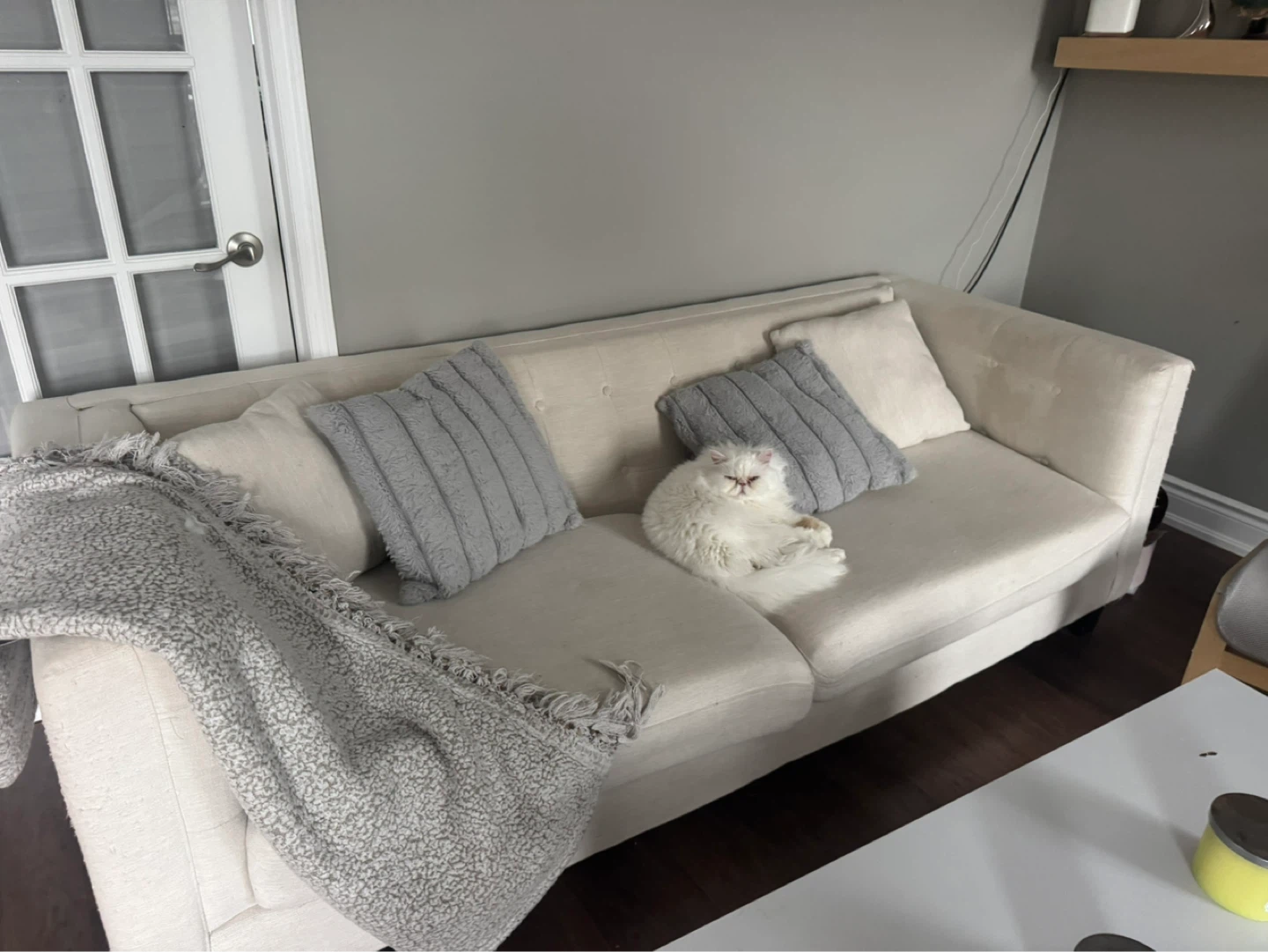 3 seats Cream Sofa with Accent Pillows