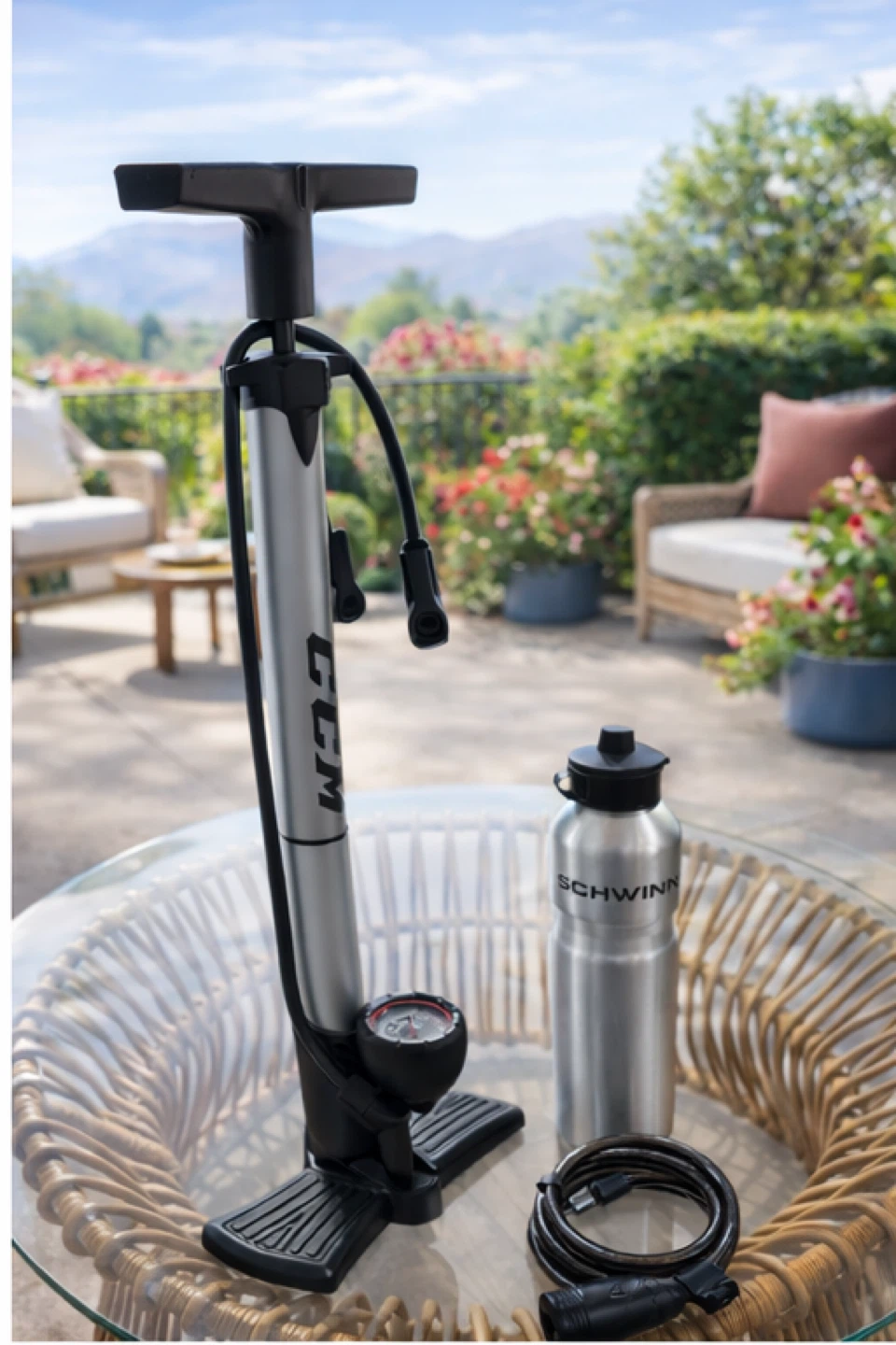 Bike Accessories bundle- CCM Air Pump, lock, Shwinn Water Bottle - photo 4