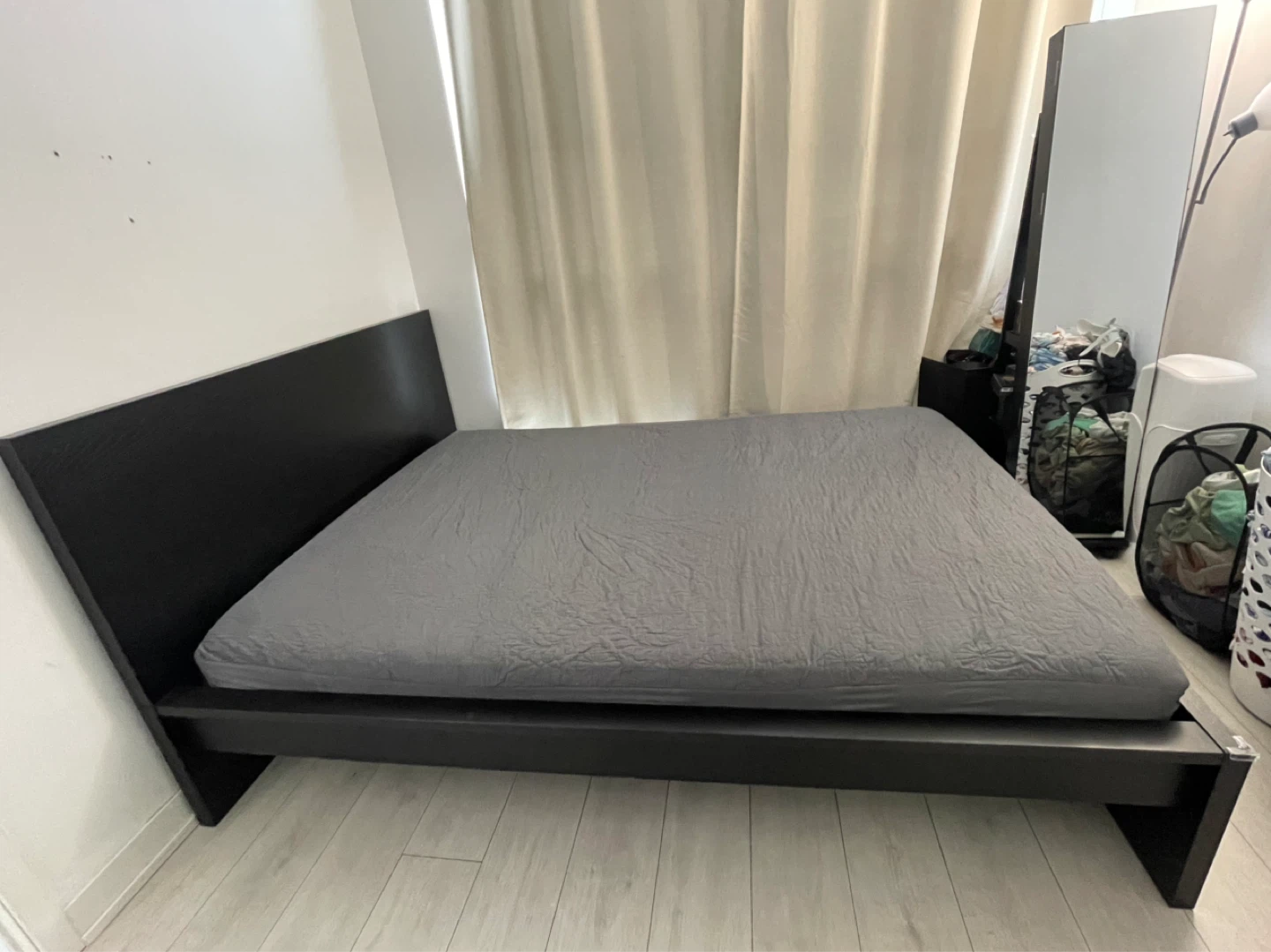 Queen size Black Modern Bed Frame - photo 3