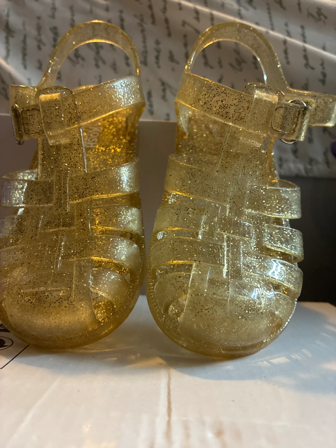 OshKosh B'gosh Gold Glitter Jelly SandalsaoE is 9 m