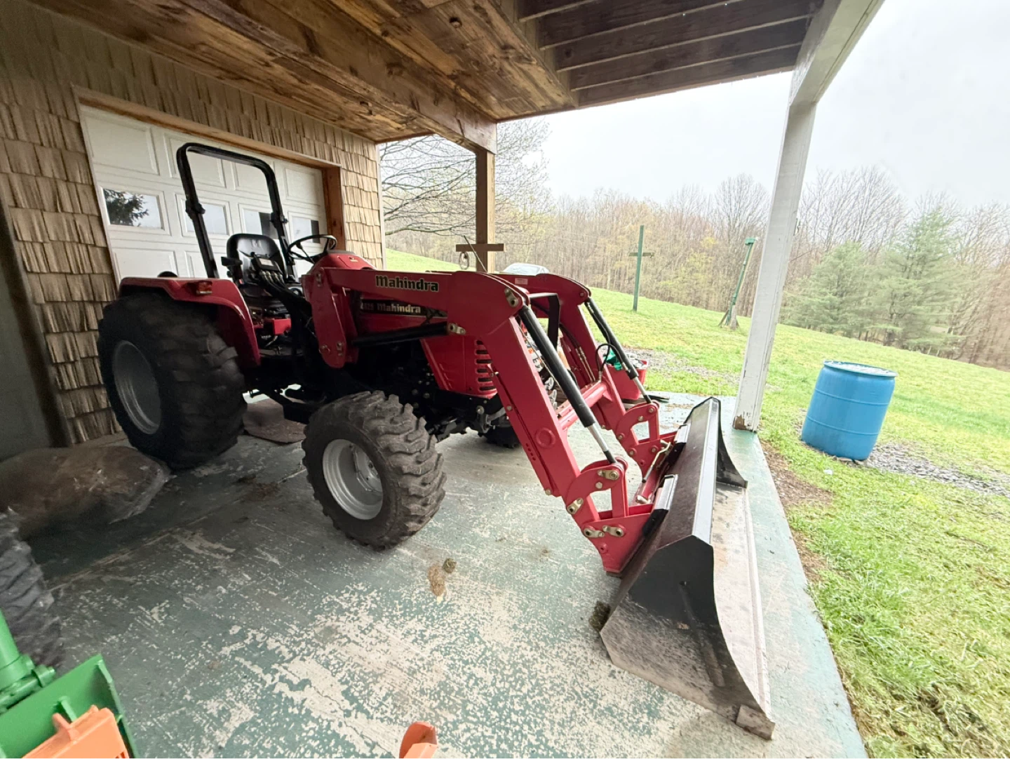 Mahindra 4025 Tractor with Loader - photo 2