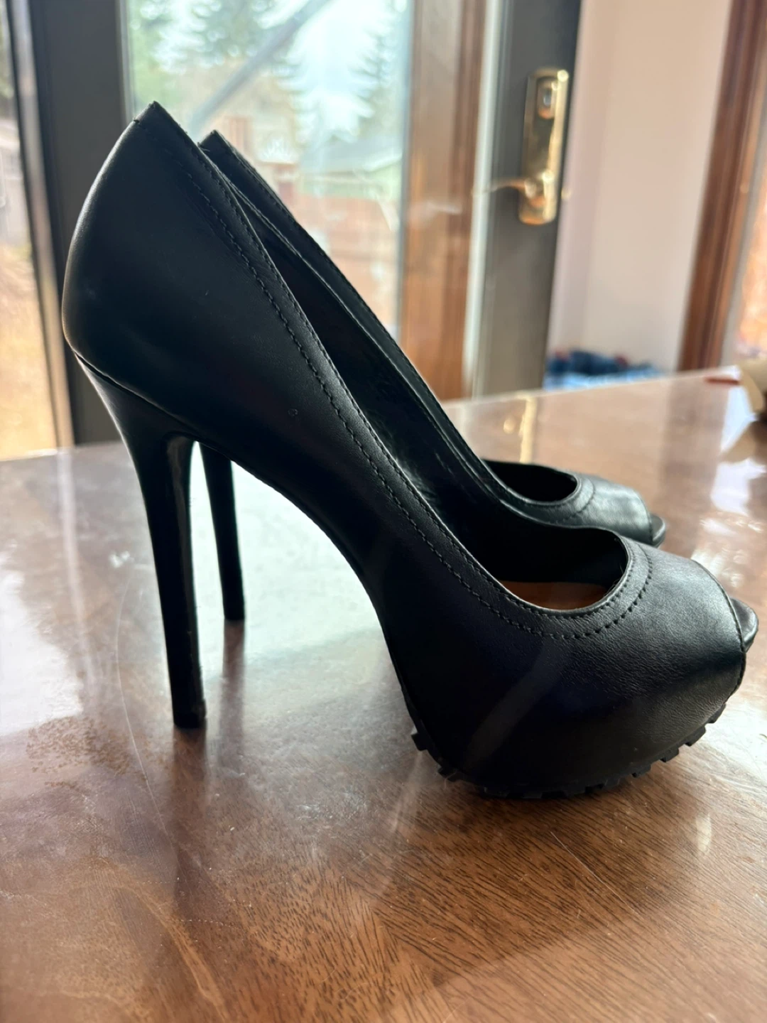 Aldo black leather heels