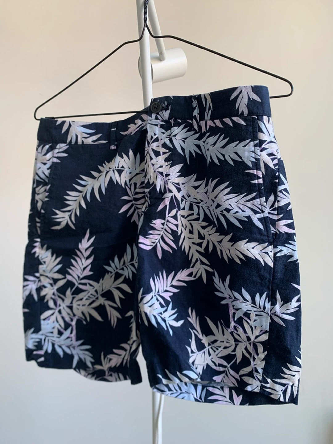 Men’s CLUB MONACO Shirt, Shorts - photo 2