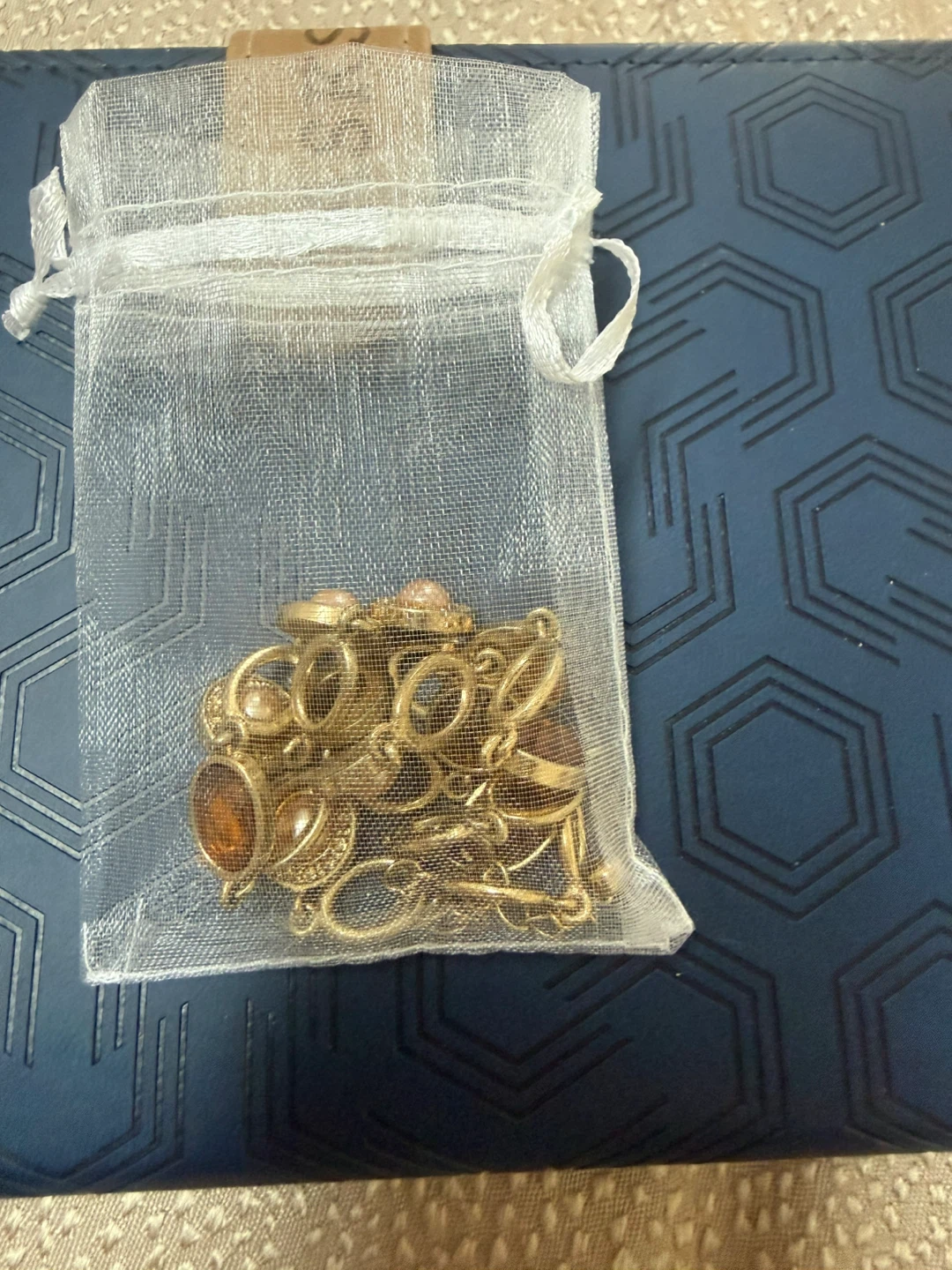 Gold-tone necklace and earrings set - photo 4
