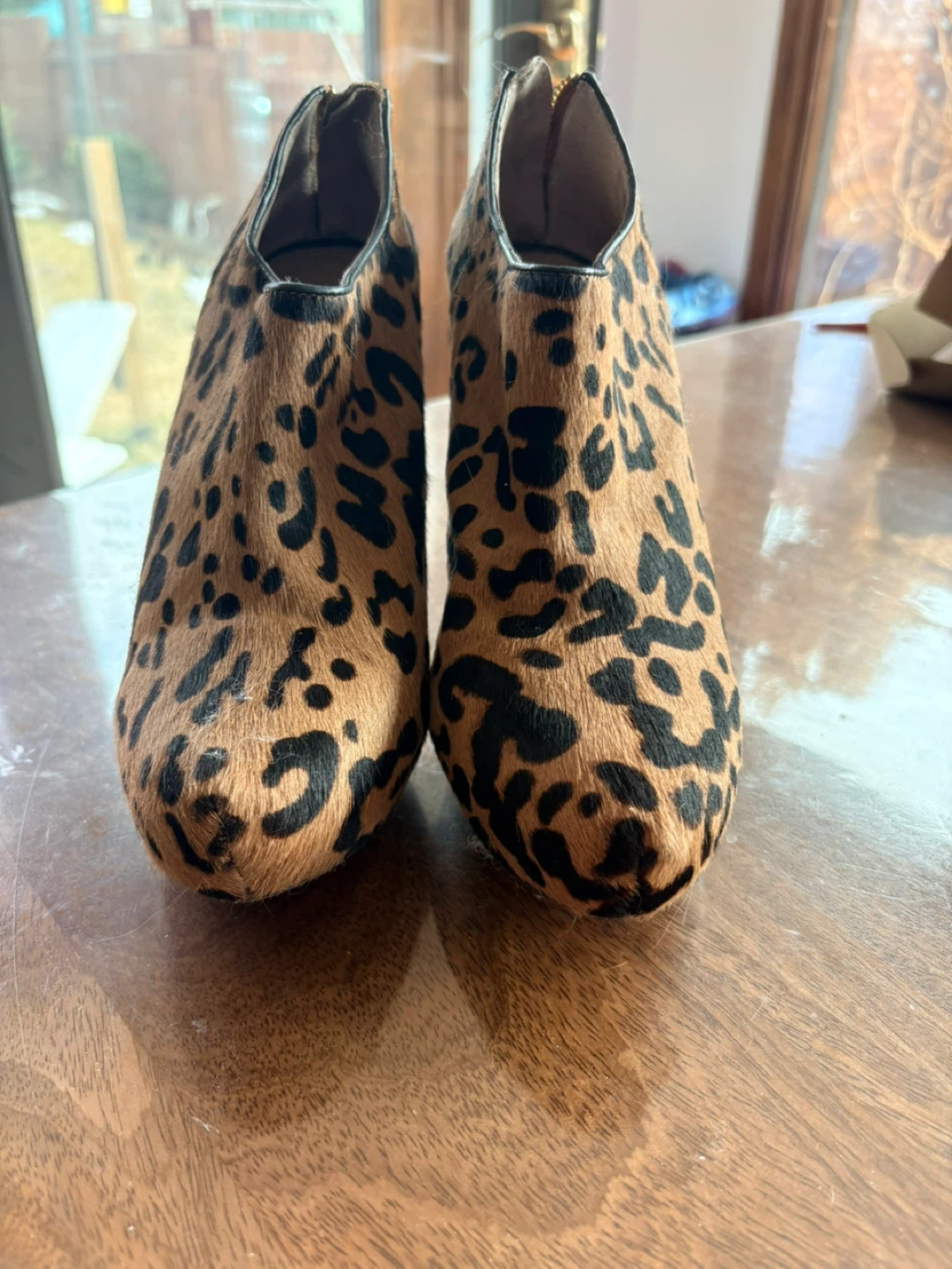 Vince Camuto leopard heels - photo 3