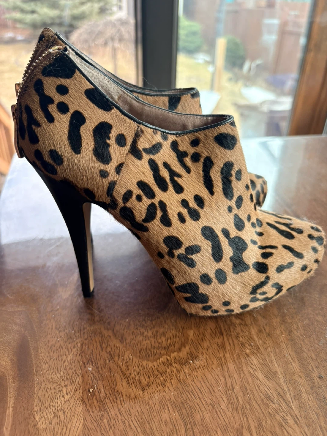 Vince Camuto leopard heels - photo 4