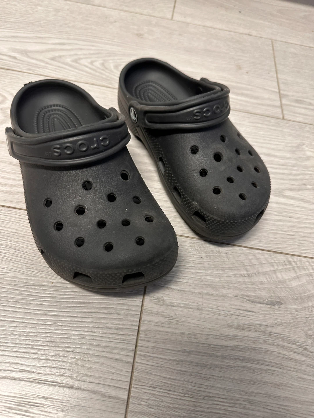 Black Crocs Kids Size J2