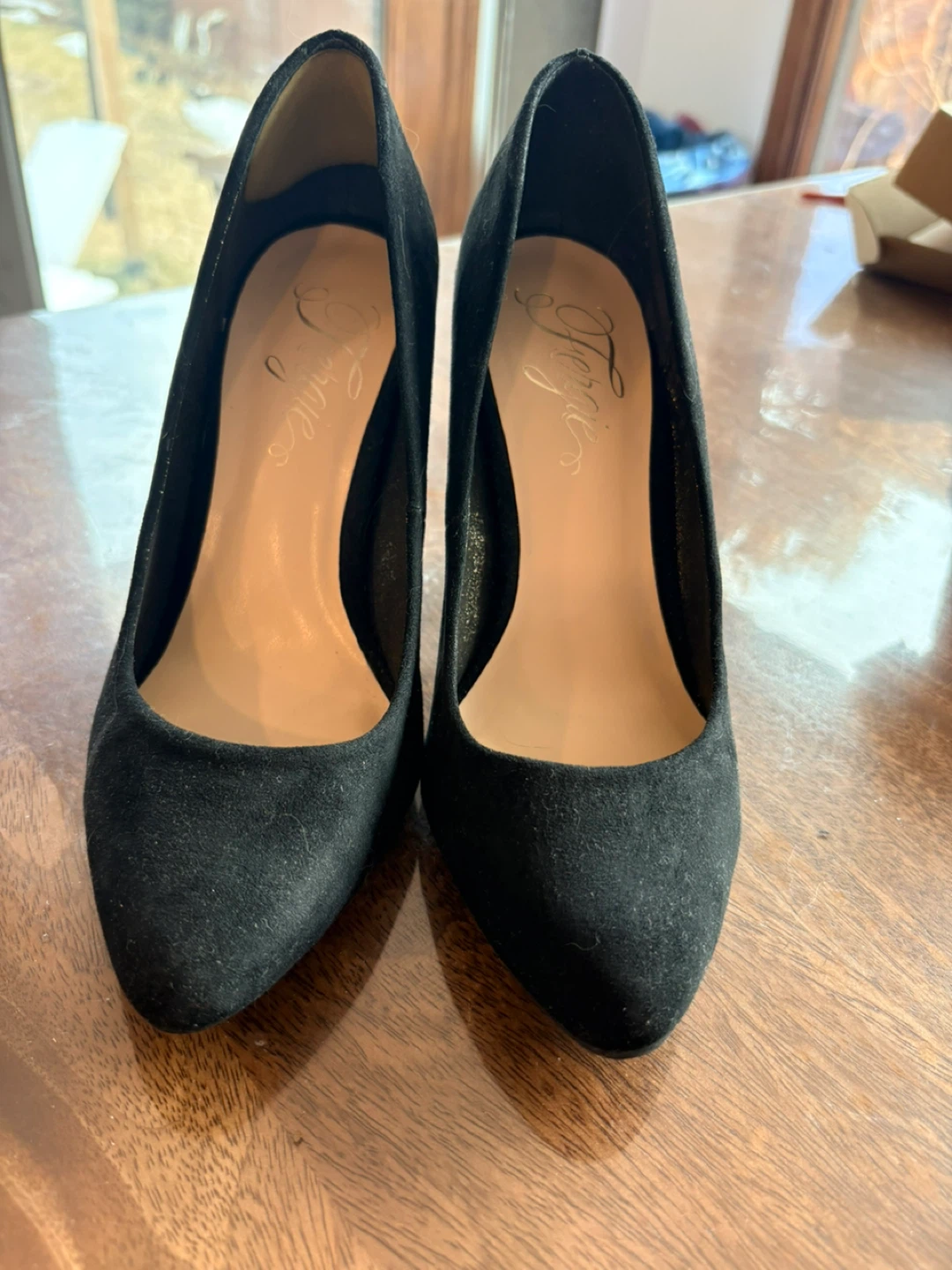 Black Fergie Velvet heels - photo 2