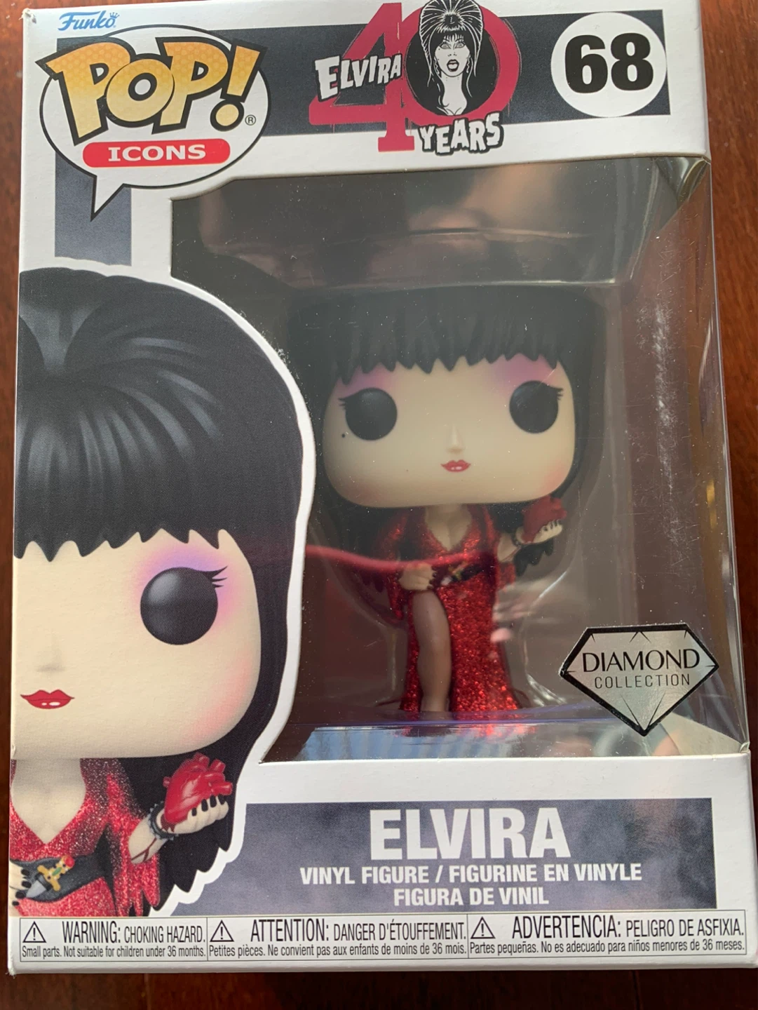 Funko Pop! Elvira 40 Years Diamond Collection Vinyl Figure #68 - photo 3