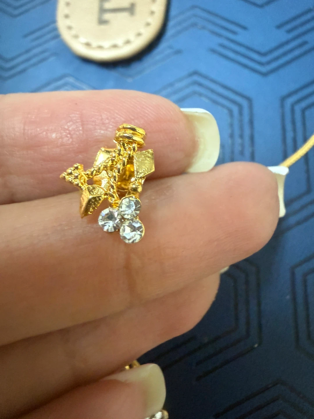 Gold tone necklace and earrings set with clear stones - photo 3