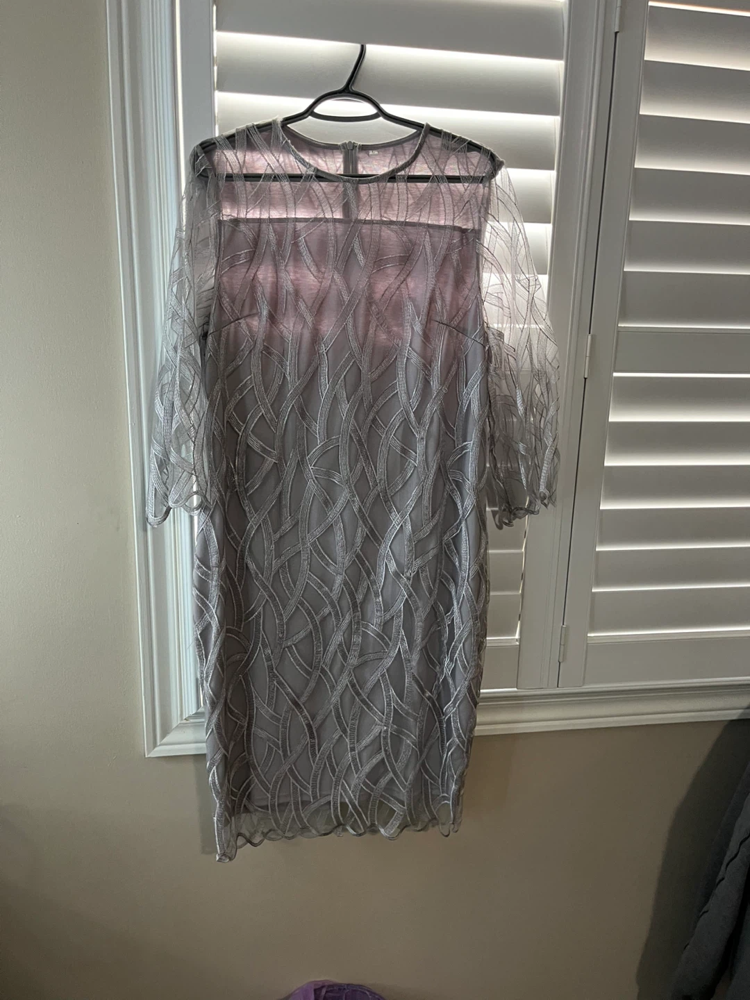 Women's Sheer Sleeve Lace Overlay Dress - photo 2
